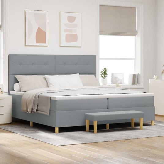 Box Spring Seng med Madrass & Benk Lysegrå 200x200 cm Stoff