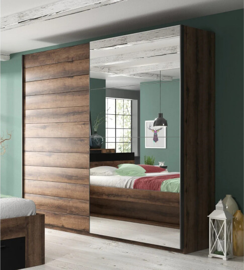 Joannie Garderobe - Tre