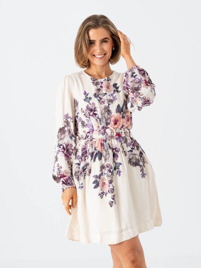 Vila Sofila Pla O Neck Long Sleeve Short Dress Hvit 42 Vila Sofila Pla O Neck Long Sleeve Short Dress Hvit 42