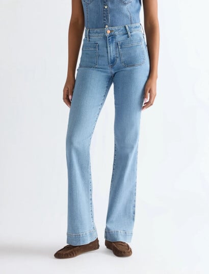 Wrangler Flare Blue 24 x 30 Wrangler Flare Blue 24 x 30