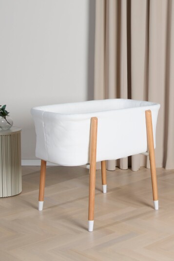 Beemoo CARE Nordic Sprinkelseng, White/Wood Beemoo CARE Nordic Sprinkelseng, White/Wood