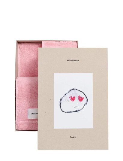 MAGNIBERG Giftbox - 3-Piece Towel Set - Pink - ONE SIZE MAGNIBERG Giftbox - 3-Piece Towel Set - Pink - ONE SIZE