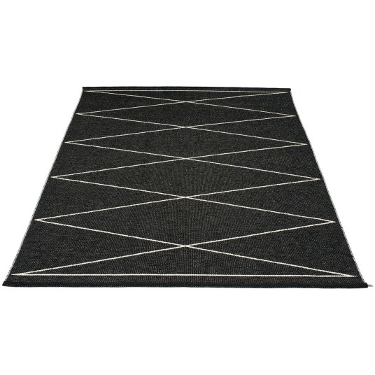Pappelina Max matte 180x260 cm black / vanilla