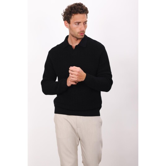 Julien Sweater Black S Structure knit sweater Julien Sweater Black S Structure knit sweater