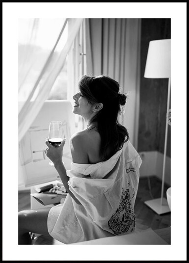 Woman Relaxing with Wine Plakat Plakat / 50x70cm Woman Relaxing with Wine Plakat Plakat / 50x70cm