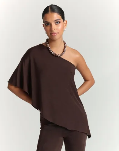 Nelly   Brun   Soft Glam Shoulder Top
