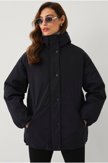 Áhkká Jakke WR Padded Jacket W Adjustabel Svart