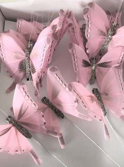 Sommerfugl lys rosa på ståltråd