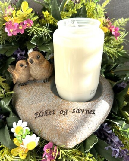 Gravpynt hjerte for gravlys med tekst Gravpynt hjerte for gravlys med tekst