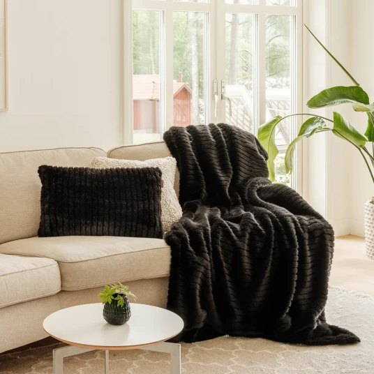 Skinnwille Grace Pute 40x60 cm Black