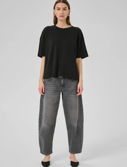 My Essential Wardrobe Hellemw Emb Boxy Tee - Black - XS/S
