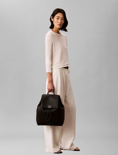 Calvin Klein Emblem Hw Pebble Backpack Black ONE SIZE Calvin Klein Emblem Hw Pebble Backpack Black ONE SIZE