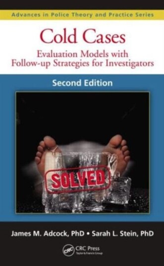 Cold Cases Av James M. Adcock, Sarah L. Stein