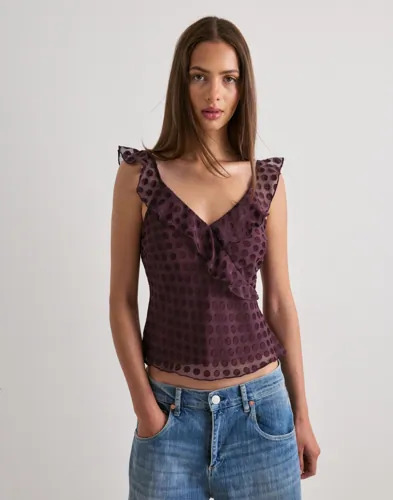 Nelly Rød Flounce Dot Top