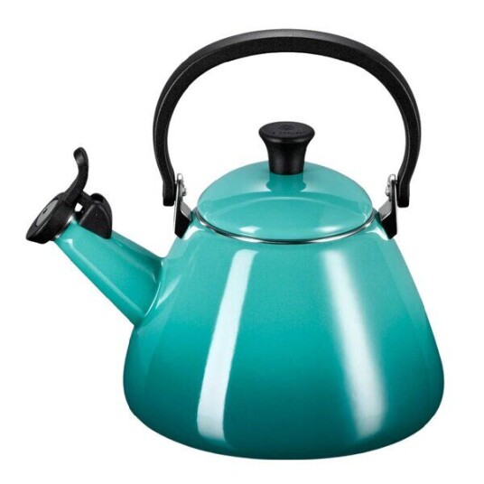 Le Creuset Kone vannkjele med fløyte 1,6L Bleu Riviera Le Creuset Kone vannkjele med fløyte 1,6L Bleu Riviera