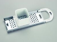Gefu TRADIZIONE short dumpling cutter with a Gefu plastic slider