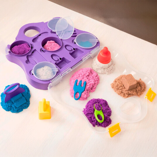 Kinetic Sand Magisk sand i veske med tilbehør Kinetic Sand Magisk sand i veske med tilbehør