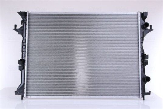 Radiator NISSENS 637638