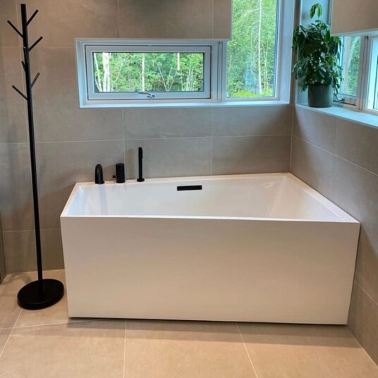 Sanipro KOS Asymmetrisk Hjørne Hvit / 150cm Høyre SA 10027