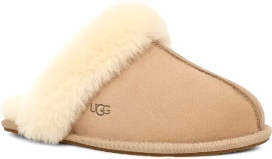 UGG Women's Scuffette II       Sand 37