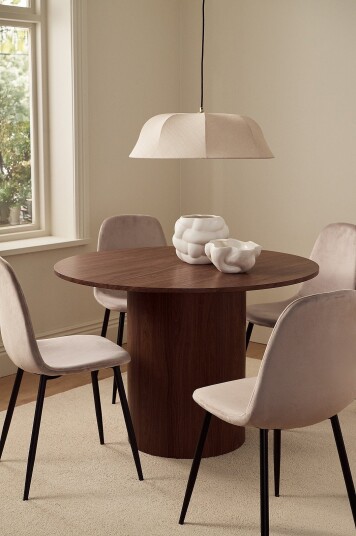 Ellos Home Spisegruppe Uke med 1 bord + 4 stoler Brun Ellos Home Spisegruppe Uke med 1 bord + 4 stoler Brun