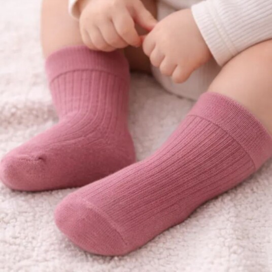 Need it   Sokker i merinoull Fin rosa