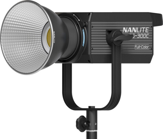 Nanlite FS-300C LED RGBW Spot Light 2700-7500K. LED lampe, strømdrevet, 350W