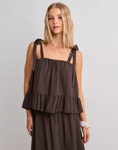Pieces Brun Pcjulia Sl Peplum Top Wvn D2D