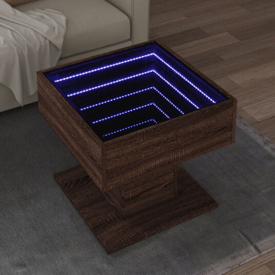 Salongbord med LED brun eik 50x50x45 cm konstruert tre 847531