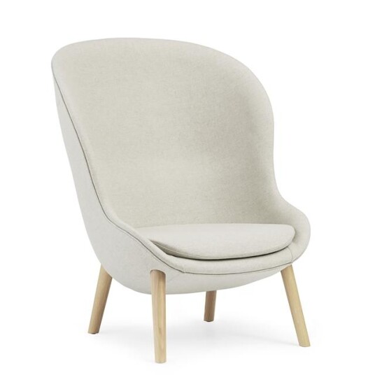 Normann Copenhagen Normann Copenhagen Hyg Lenestol Høy Eik/ Sand MLF20 Normann Copenhagen Normann Copenhagen Hyg Lenestol Høy Eik/ Sand MLF20