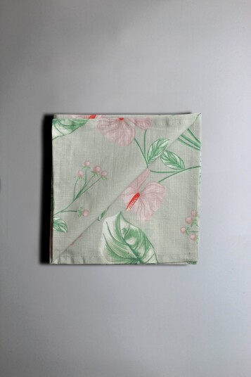 Servietter 4 pakning Adella grønn/lilla Størrelse: 40 x 40 cm Servietter 4 pakning Adella grønn/lilla Størrelse: 40 x 40 cm