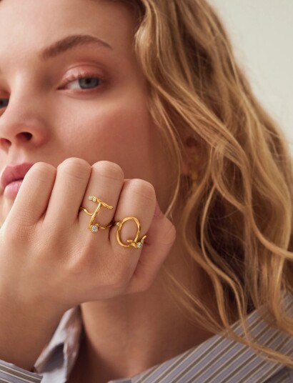 Maanesten T Alphabet Ring   Gold   53