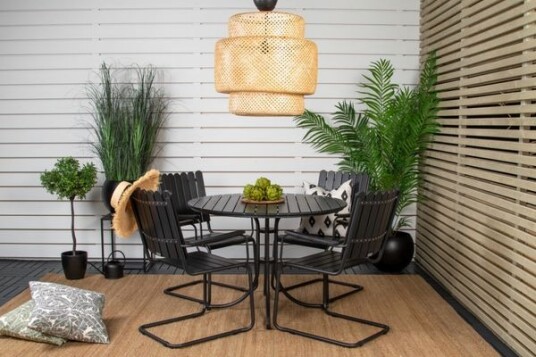 Venture Design Holmsund spisegruppe Svart/svart 4 stoler & bord 103 cm Svart Venture Design Holmsund spisegruppe Svart/svart 4 stoler & bord 103 cm Svart