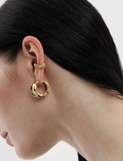 Kalevala Männyt Ear Cuff Gold ONE SIZE Kalevala Männyt Ear Cuff Gold ONE SIZE