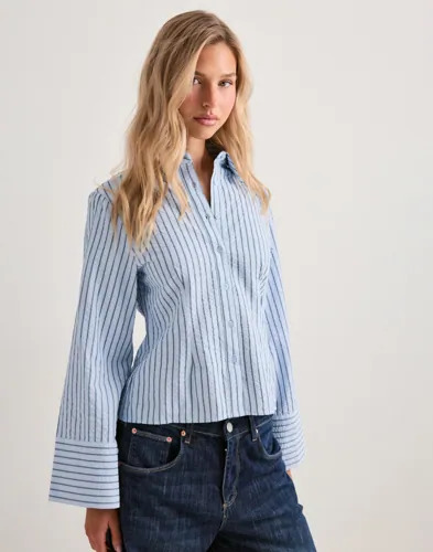 Neo Noir Blå Rosa Striped Crepe Shirt