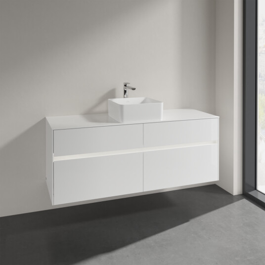 VILLEROY & BOCH COLLARO SERVANTSKAP 140 M/LYS FOR SERVANT MIDT M/4 SKUFFER HVIT HØYGLANS VILLEROY & BOCH COLLARO SERVANTSKAP 140 M/LYS FOR SERVANT MIDT M/4 SKUFFER HVIT HØYGLANS