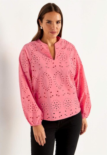 Bluse med broderi Bluse med broderi