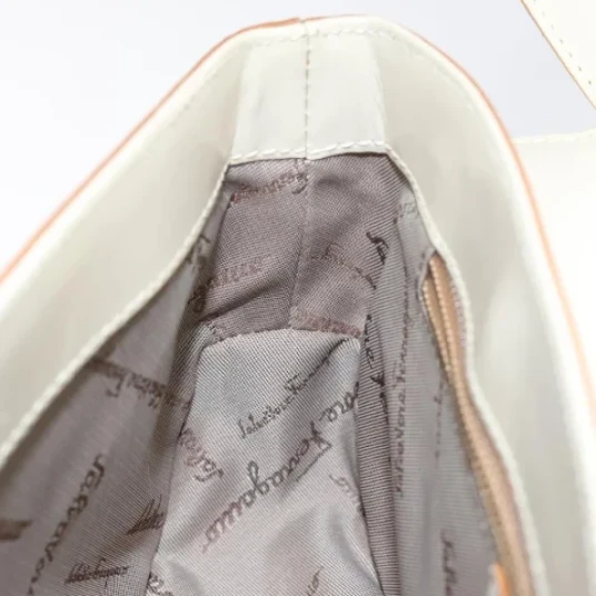 Salvatore Ferragamo Dame Beige