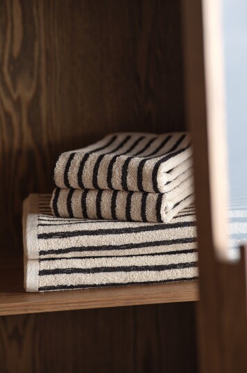 Jotex Håndklesett 4pakning Beige/svart DIXIE 2204287020 Jotex Håndklesett 4pakning Beige/svart DIXIE 2204287020