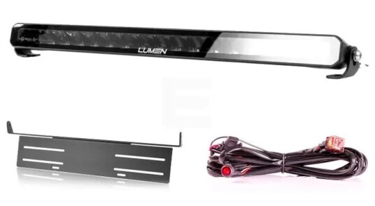 Lumen Helios S20 Performance Slim fjernlyspakke. Perfekt lysbilde med 21 352. lumen Meget smal LED-bar. 5 års garanti.