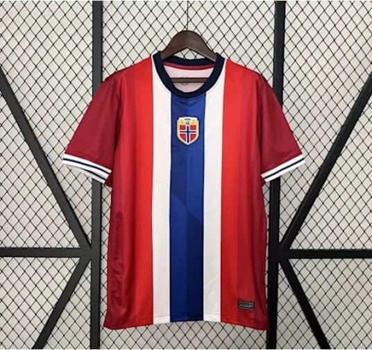 24-25 Norge Landslag Hjemme Fotballdrakt (Kun T-skjorte), Nr. 9 Haaland Voksen Størrelse L, Fotballtrøye for Fans
