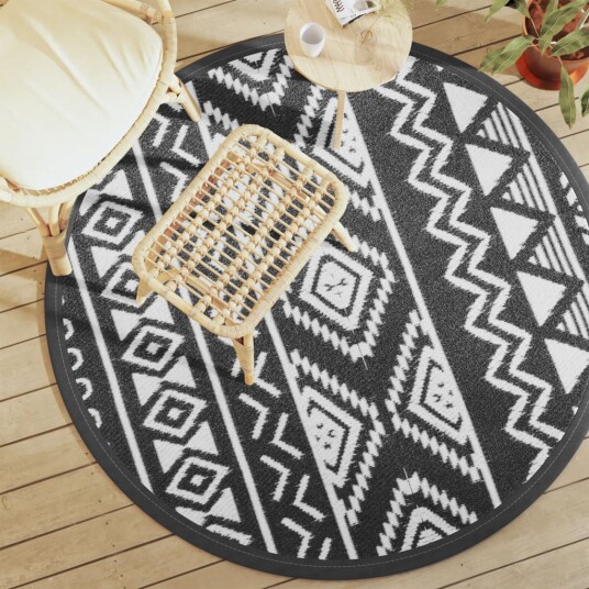Uteteppe svart Ø160 cm PP 368535
