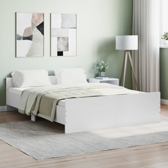 vidaXL Sengeramme med hode- og fotgavl hvit 140x190 cm 8721012157385
