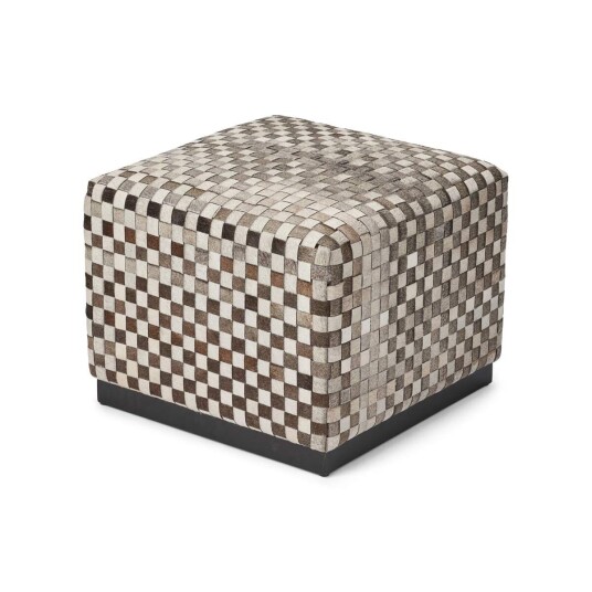 Warm & Comfy Cross Check puff Premium kalveskinn To størrelser 46x46x46 cm Warm & Comfy Cross Check puff Premium kalveskinn To størrelser 46x46x46 cm