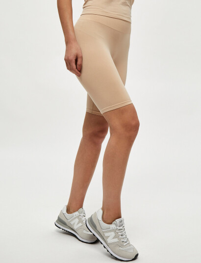 Minus Mira Shorts - Beige - M/L Minus Mira Shorts - Beige - M/L