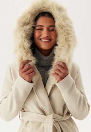 Hollies Camilla Winter white 34 Hollies Camilla Winter white 34