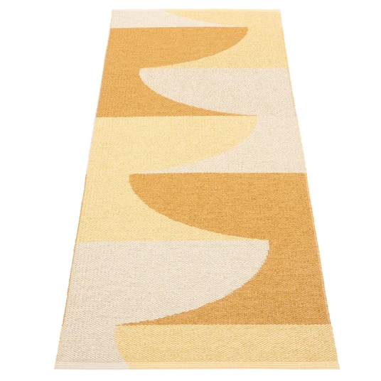 Pappelina Hill teppe Ochre/Pale yellow/Cream 70 x 180cm Pappelina Hill teppe Ochre/Pale yellow/Cream 70 x 180cm
