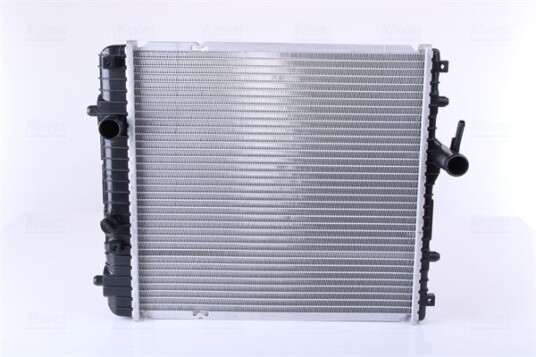 Radiator NISSENS 630738