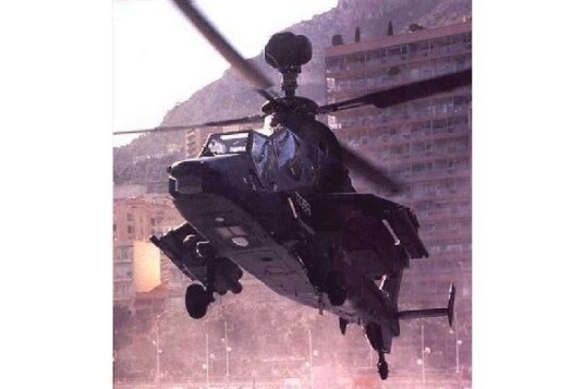Revell Eurocopter Tiger 1:72 Modellhelikopter - James Bond Gavesett