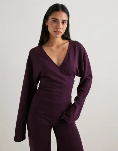 Nelly Rød Luxury Soft Wrap Sweat